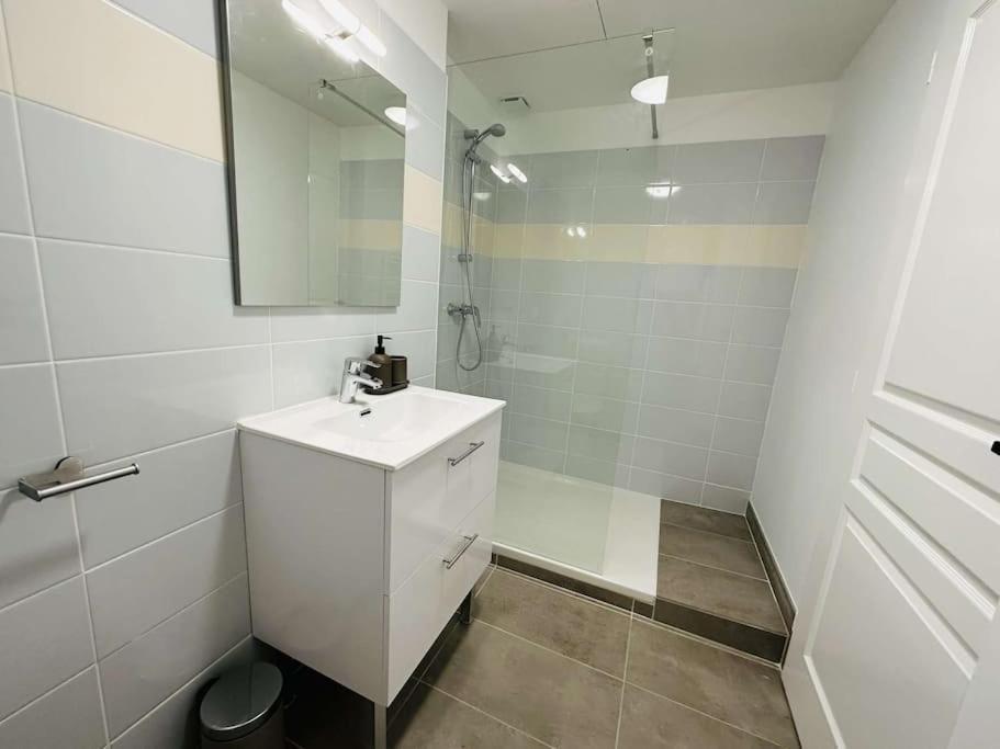 5- Hypercentre - 4Pers - Clim - Terrasse - Netflix Apartment Libourne Luaran gambar