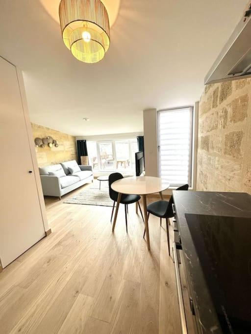 5- Hypercentre - 4Pers - Clim - Terrasse - Netflix Apartment Libourne Luaran gambar